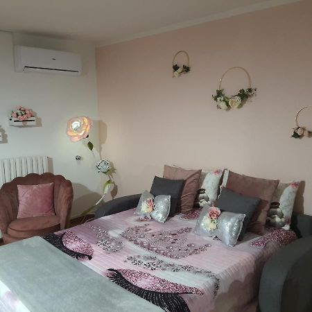 Shabby Chic Rooms Con Cucina E Giardino Privato Pomarico Dış mekan fotoğraf