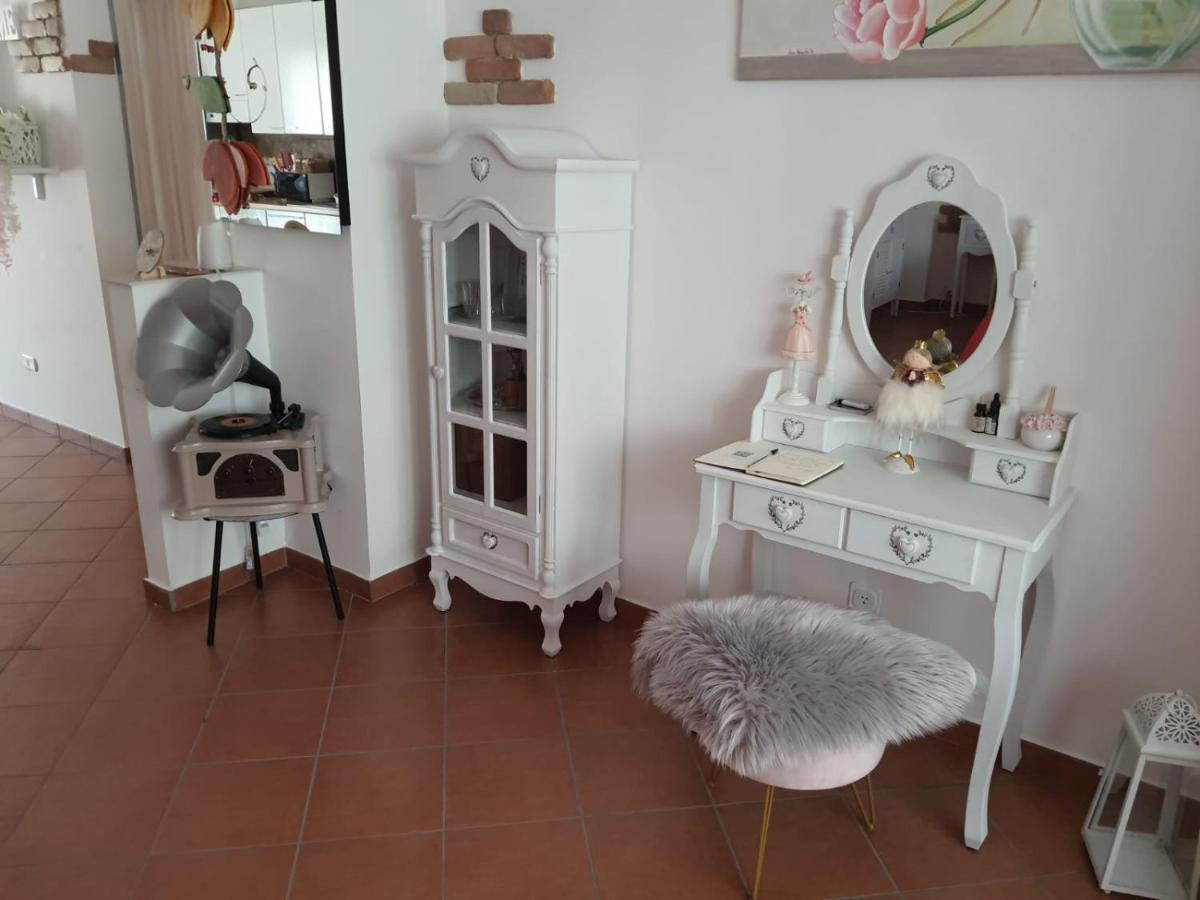 Shabby Chic Rooms Con Cucina E Giardino Privato Pomarico Dış mekan fotoğraf